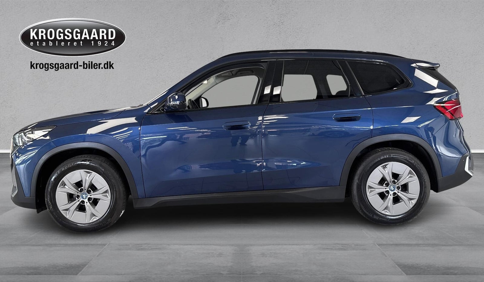 Blå BMW iX1 fra 2023