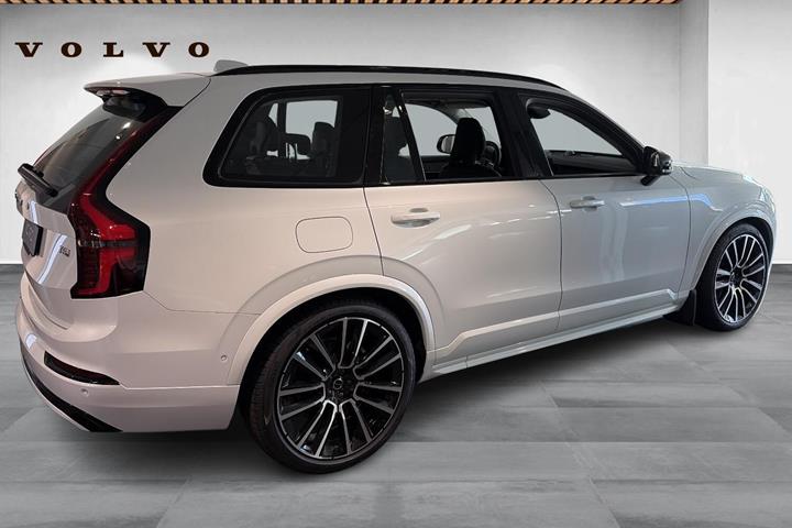 Hvid Volvo XC90 fra 2026