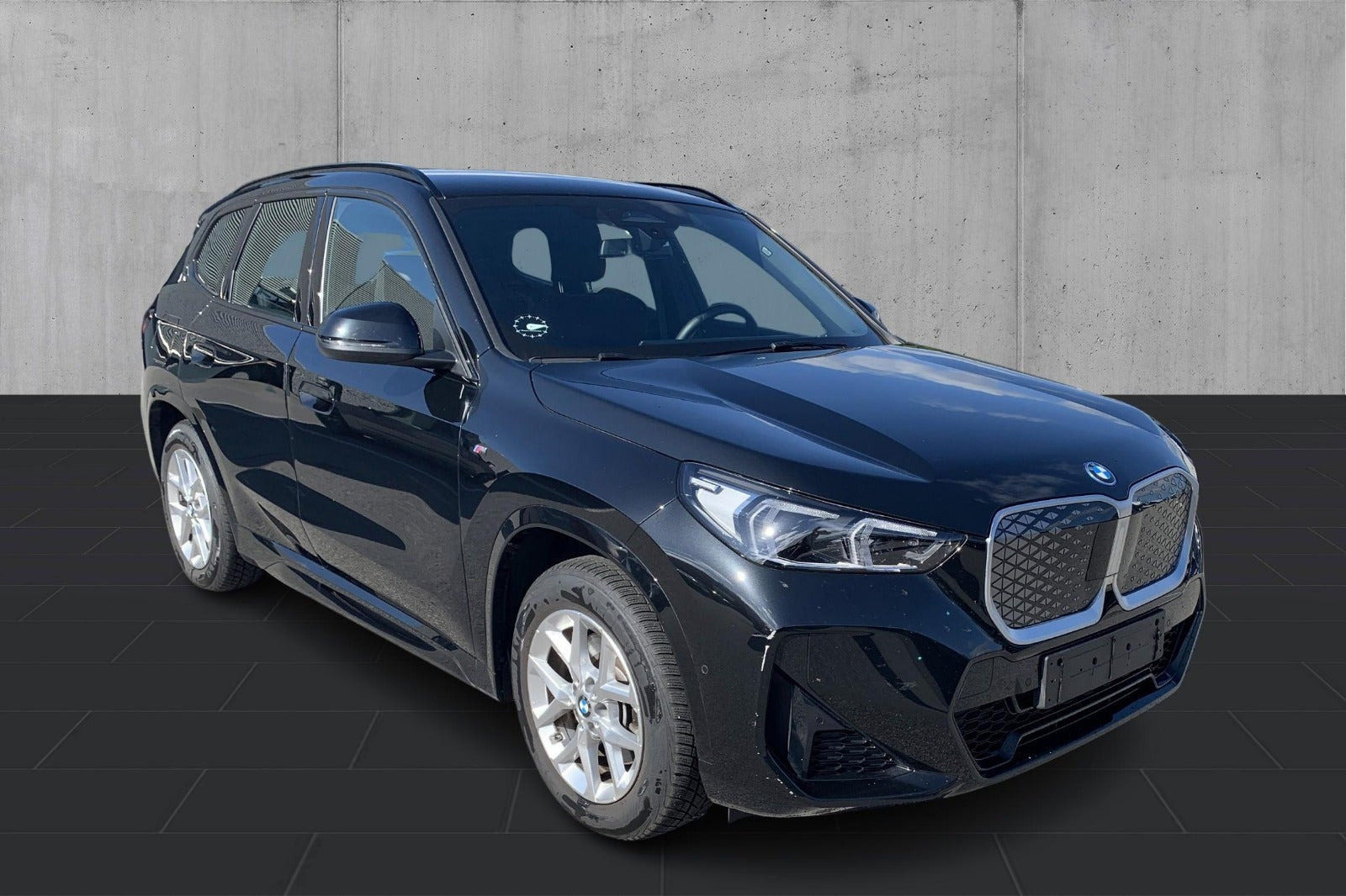 Sort BMW iX1 fra 2025