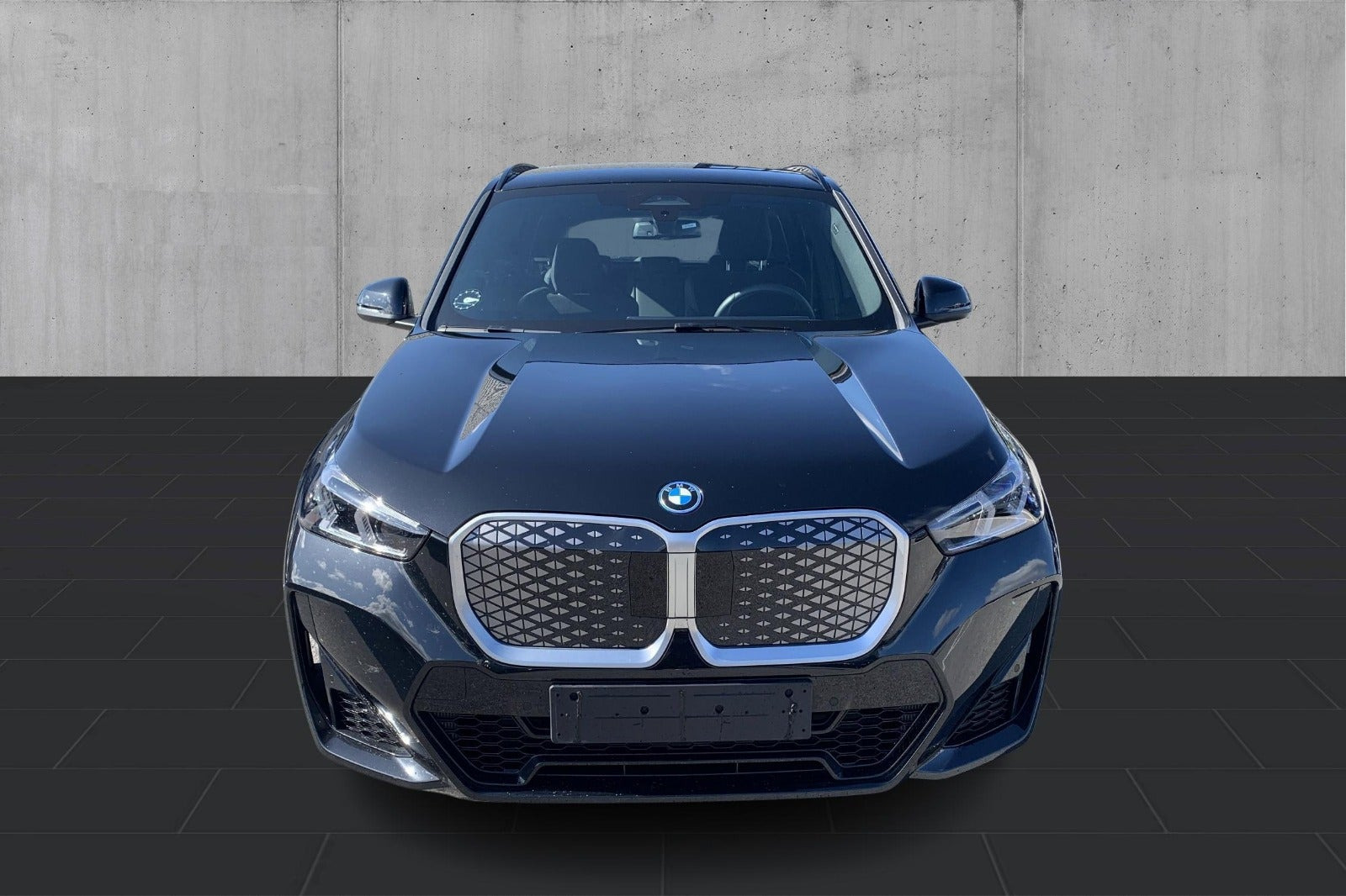 Sort BMW iX1 fra 2025