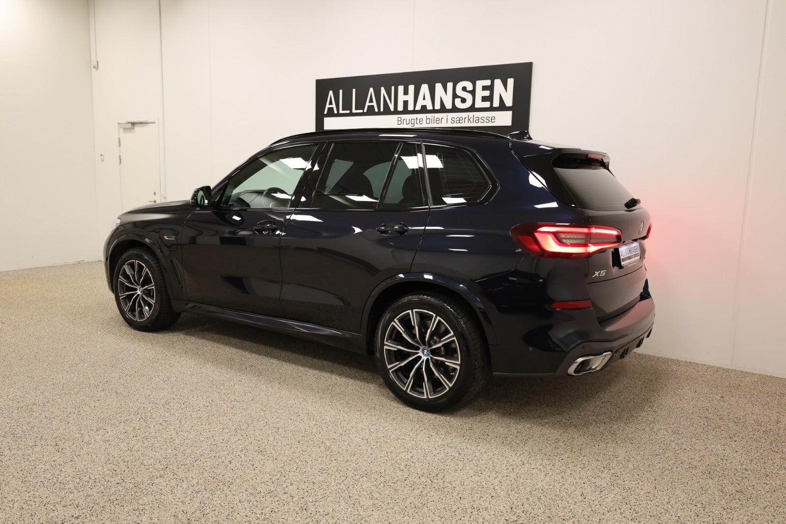 Sort BMW X5 fra 2022