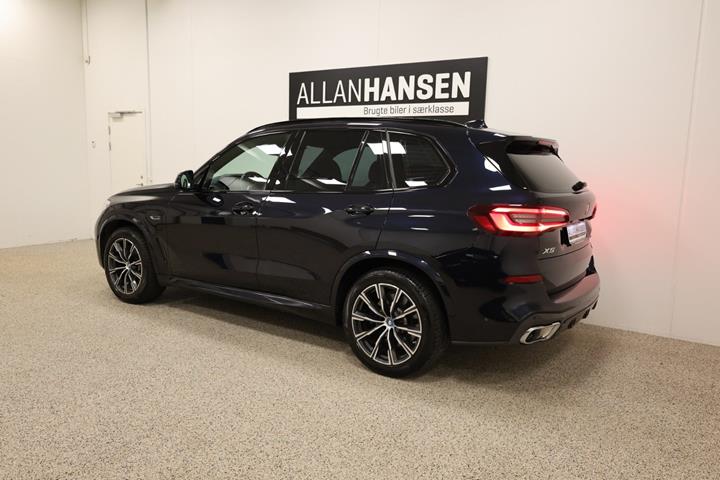 Sort BMW X5 fra 2022