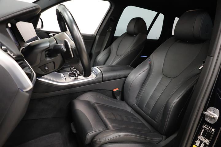Sort BMW X5 fra 2022