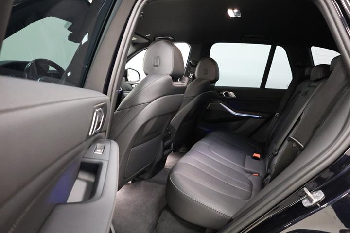 Sort BMW X5 fra 2022