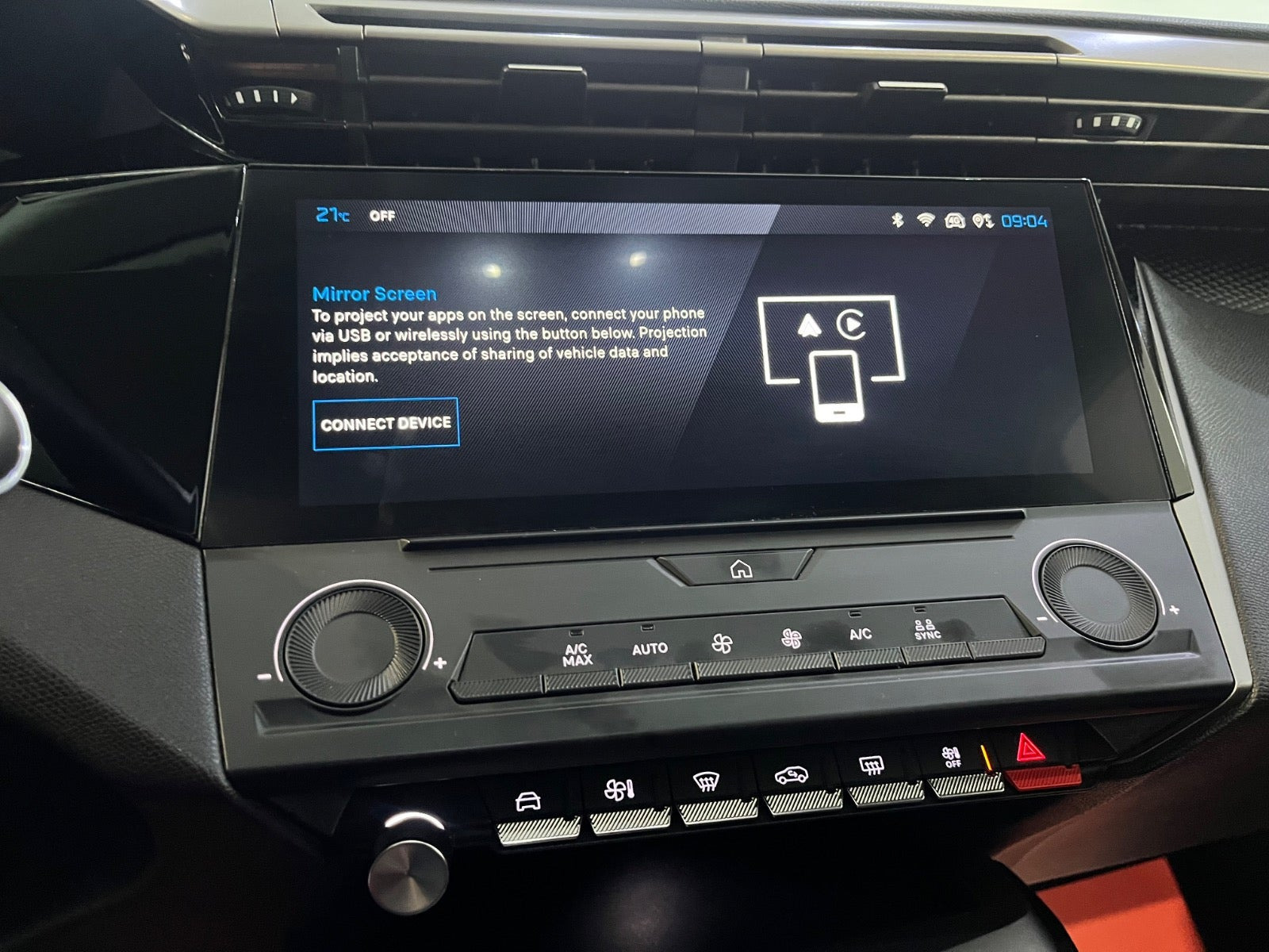 Grå Peugeot E-308 fra 2025
