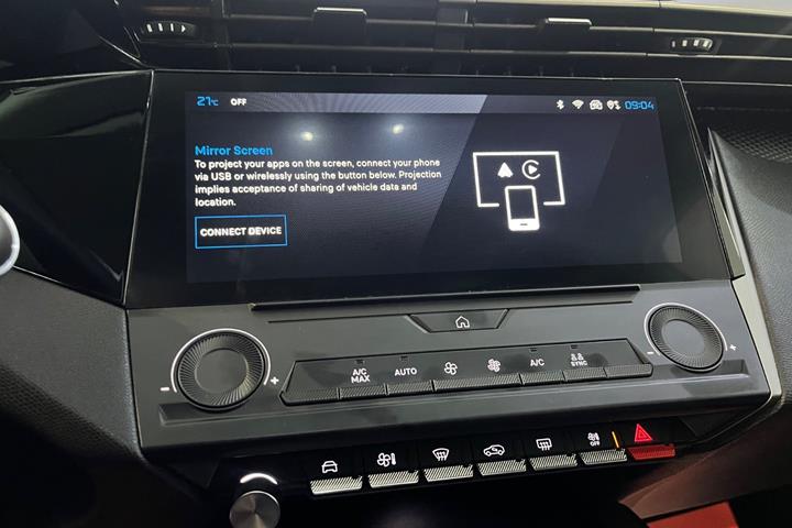 Grå Peugeot E-308 fra 2025