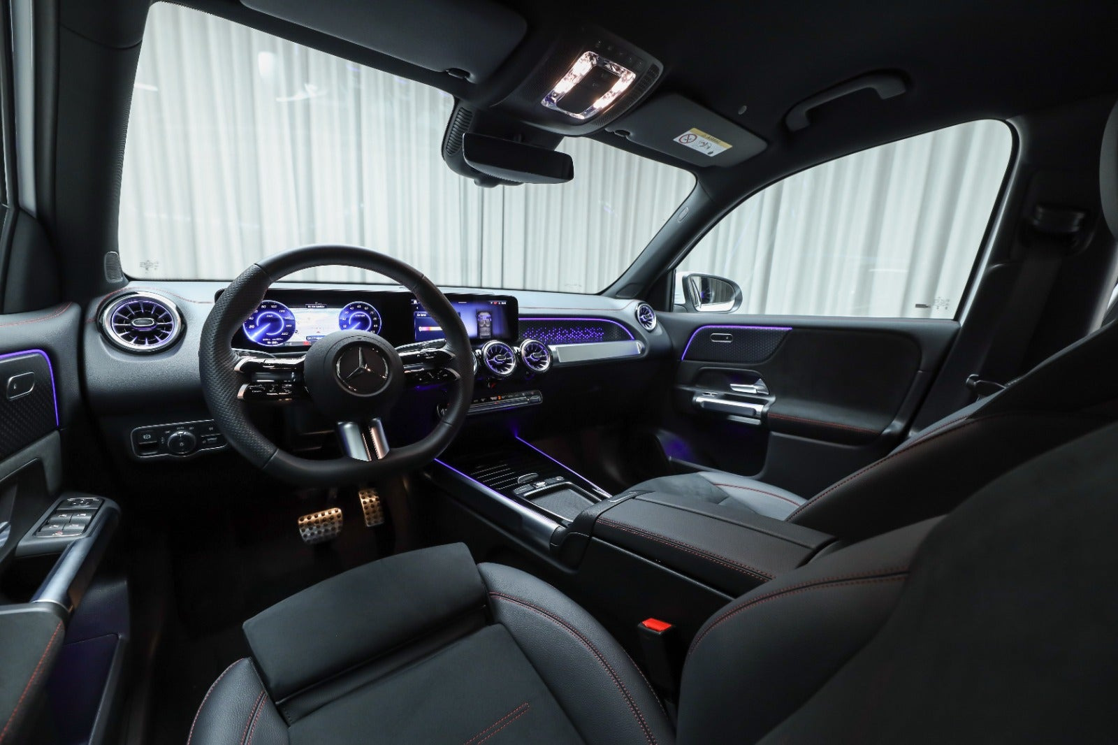 Hvid Mercedes EQB250+ fra 2025