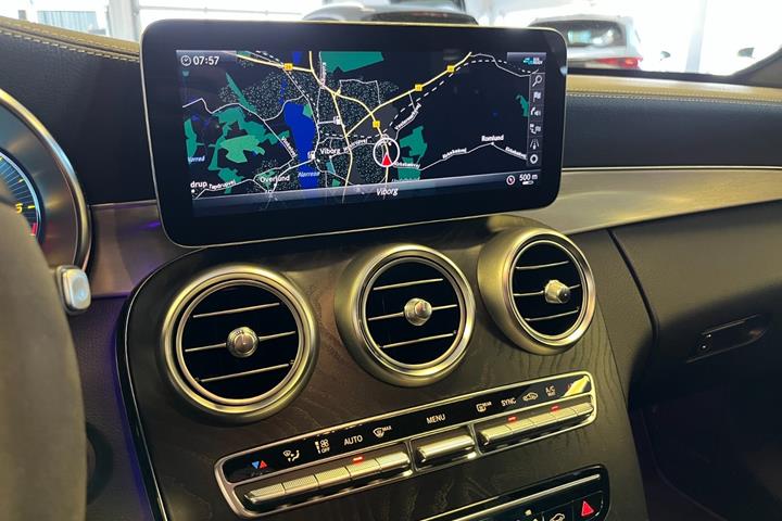 Grå Mercedes C220 d fra 2021
