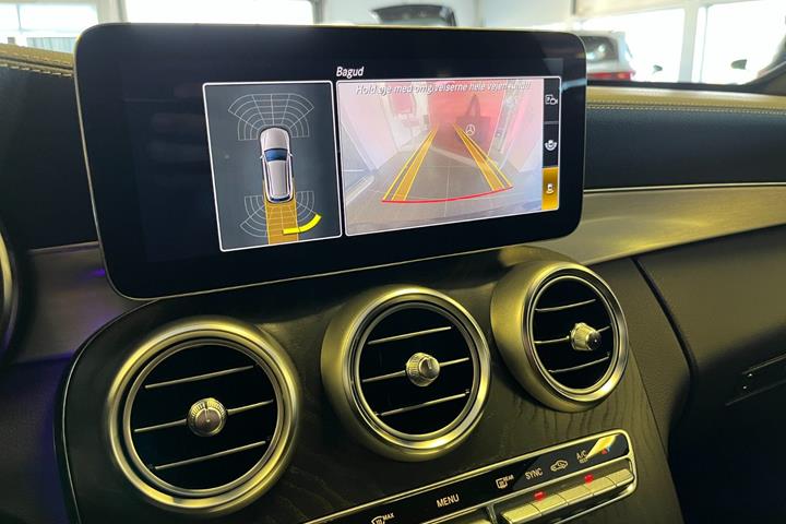 Grå Mercedes C220 d fra 2021