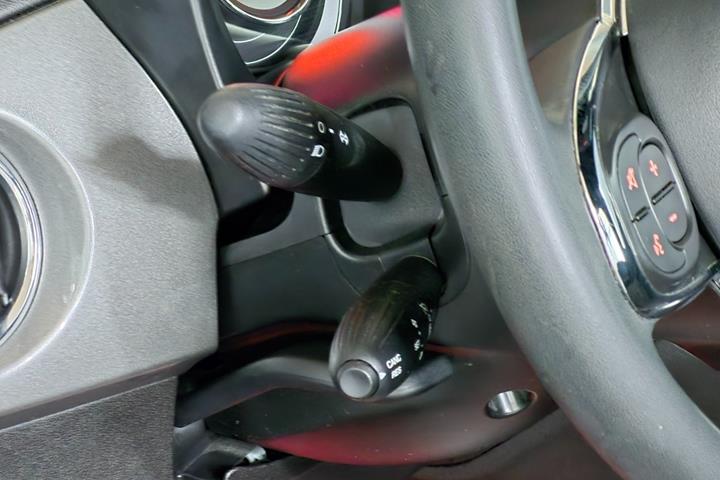 Grå Fiat 500C fra 2021