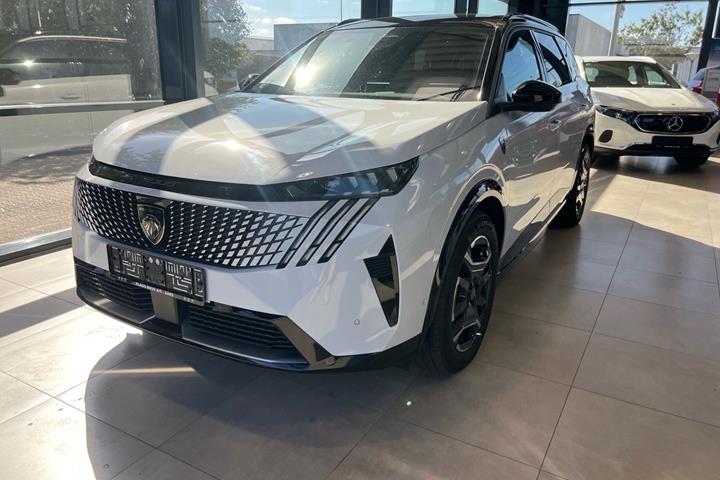 Hvid Peugeot e-5008 fra 2025