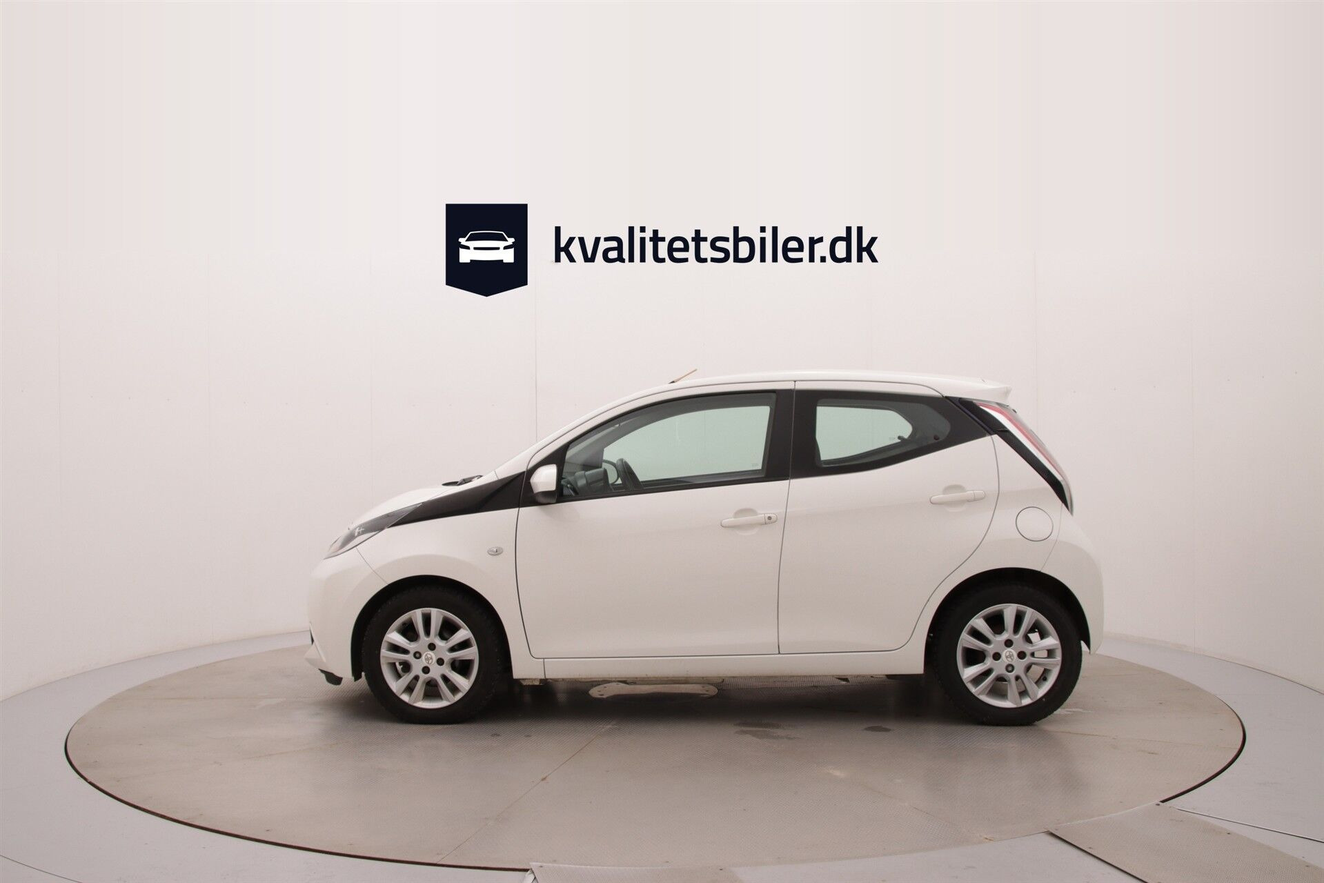 Hvid Toyota Aygo fra 2017