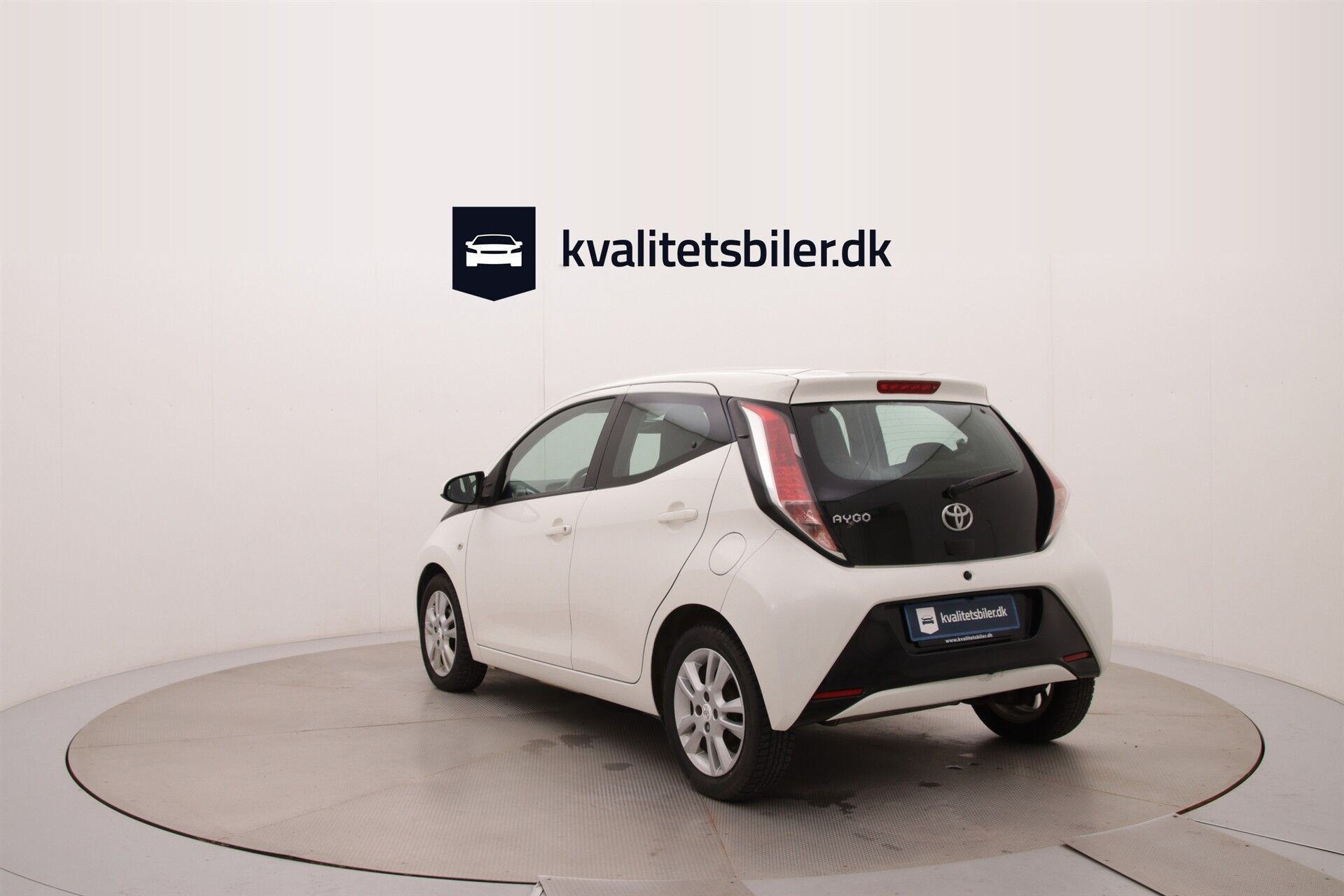 Hvid Toyota Aygo fra 2017