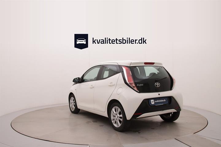Hvid Toyota Aygo fra 2017