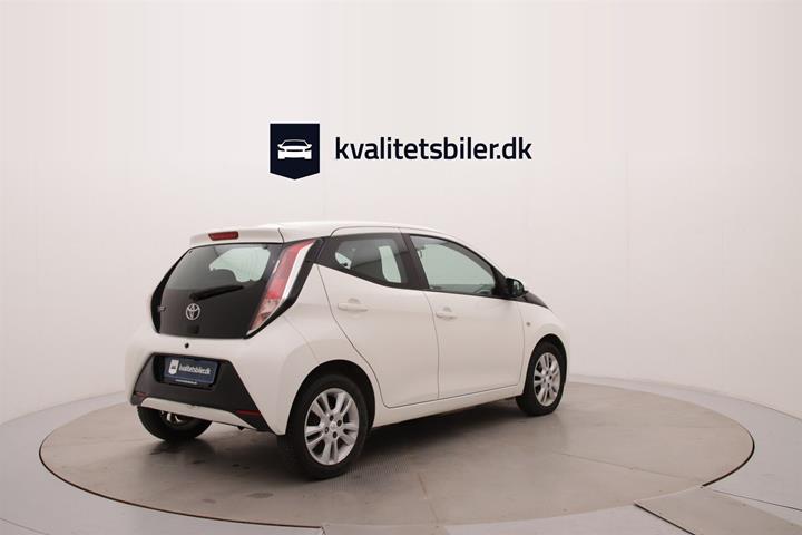 Hvid Toyota Aygo fra 2017