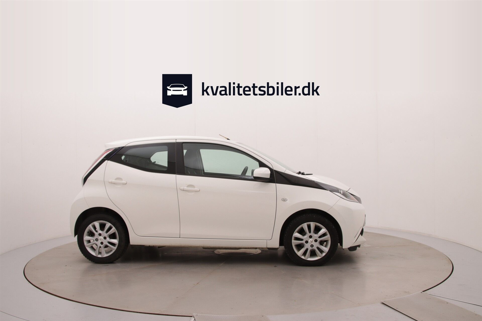 Hvid Toyota Aygo fra 2017