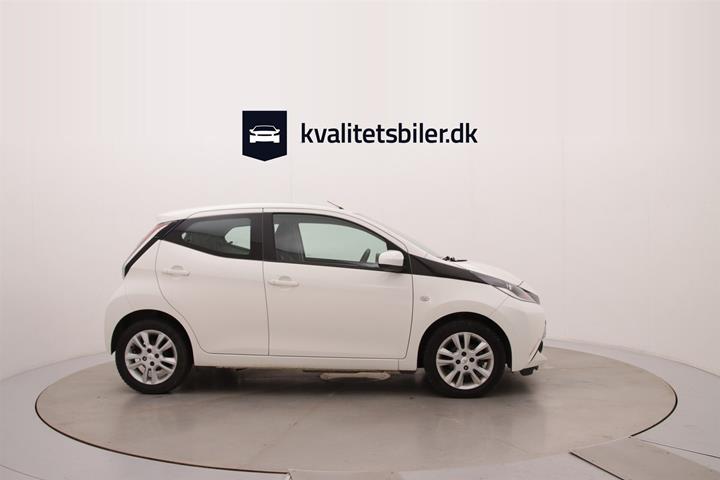 Hvid Toyota Aygo fra 2017