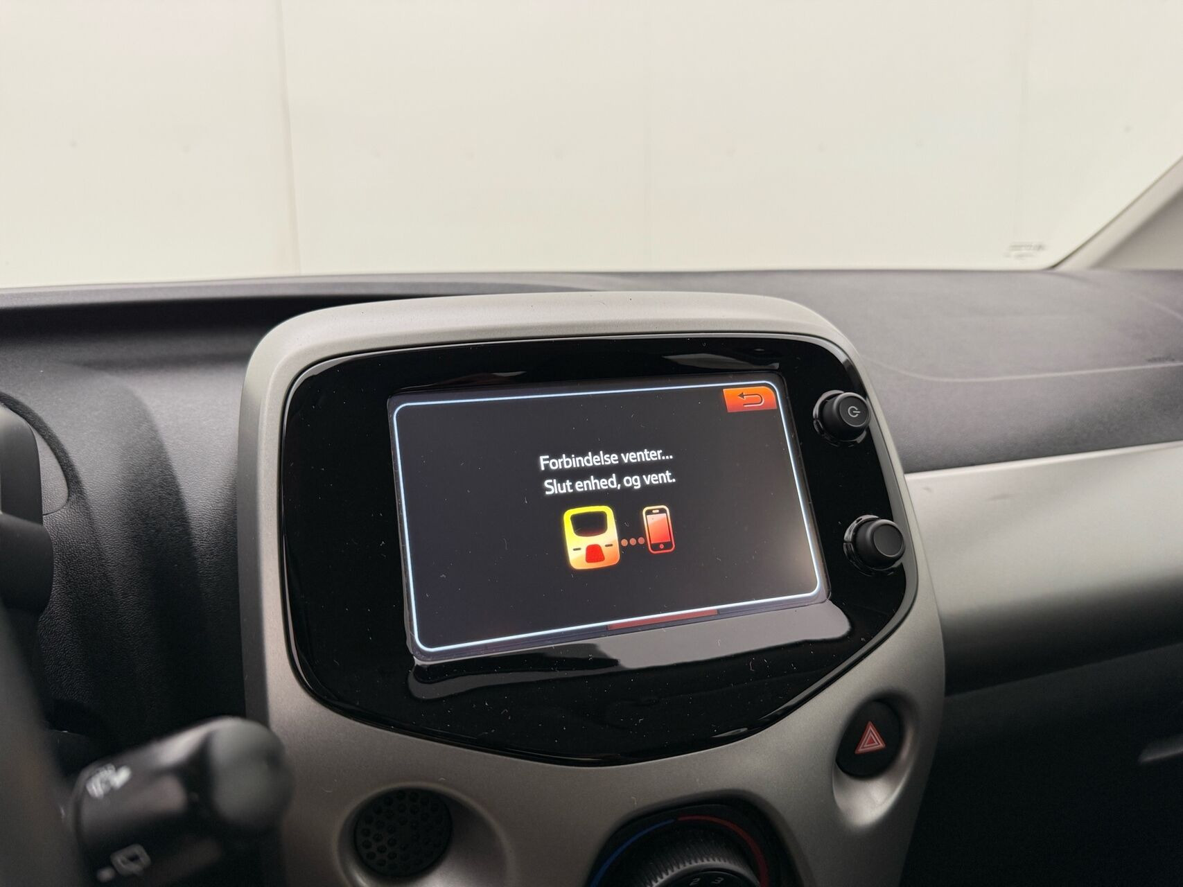 Hvid Toyota Aygo fra 2017