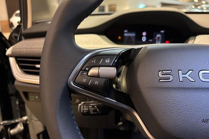 Sort Skoda Enyaq fra 2026