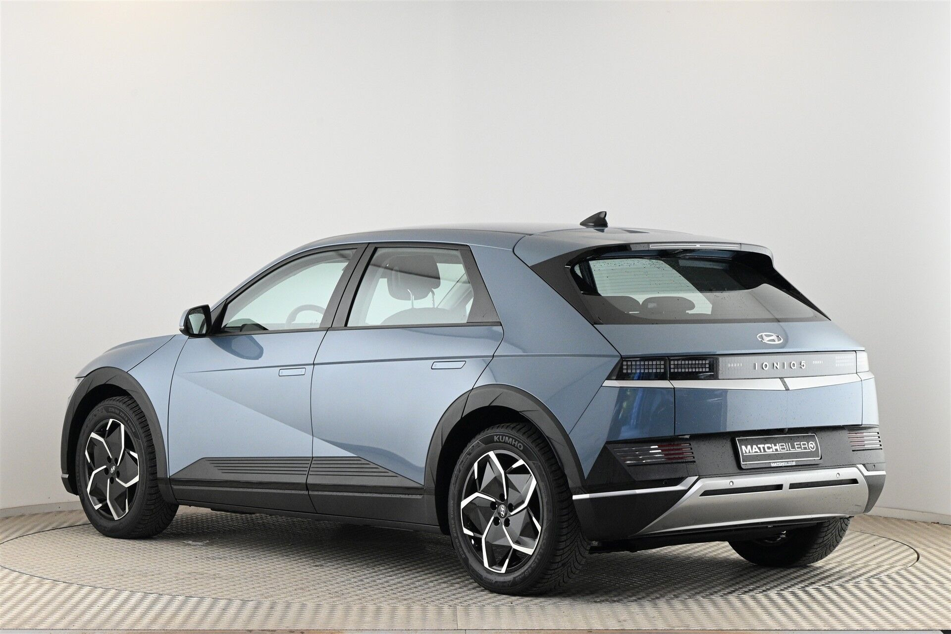 Blå Hyundai Ioniq 5 fra 2023