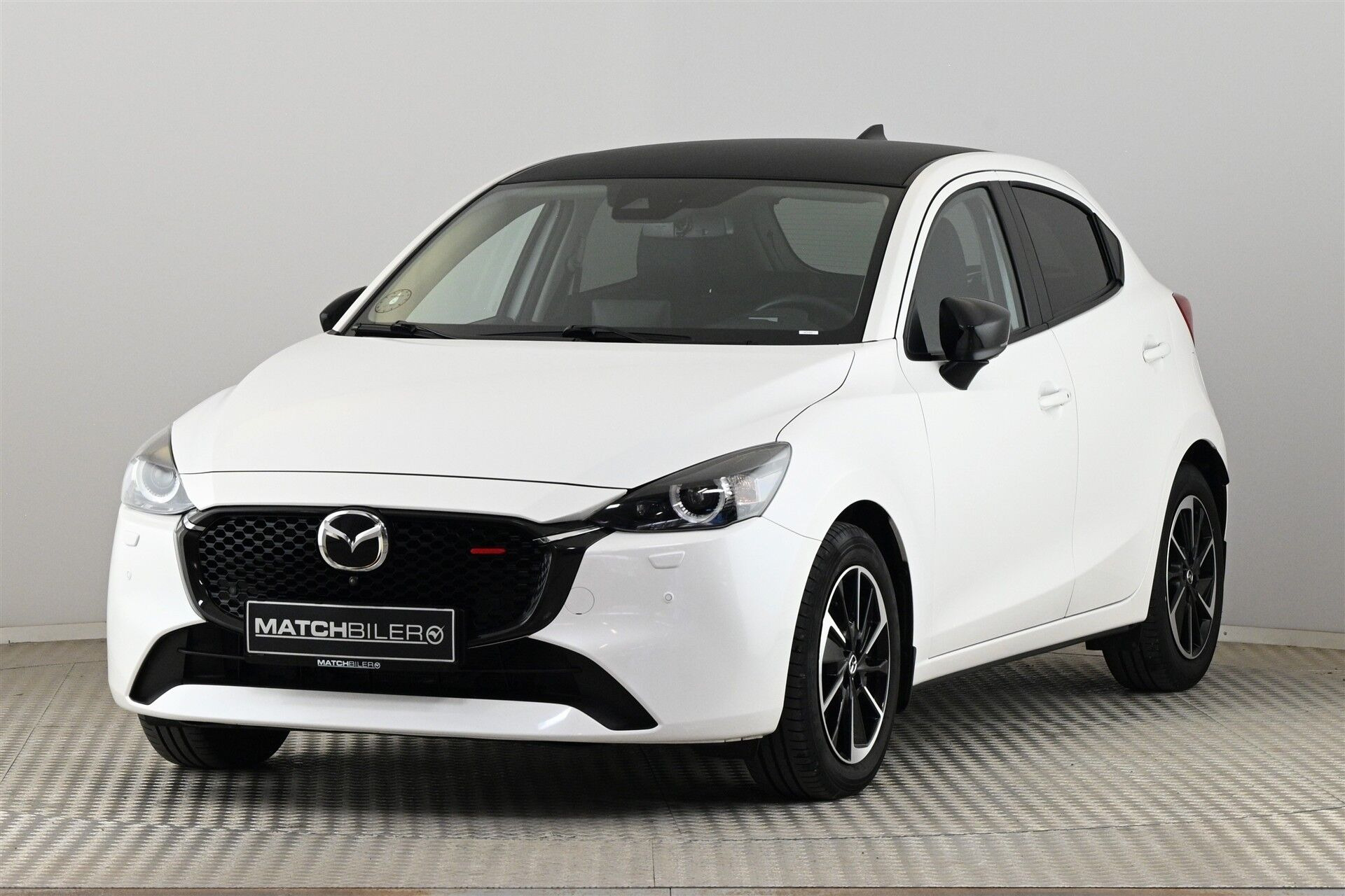 Hvid Mazda 2 fra 2023