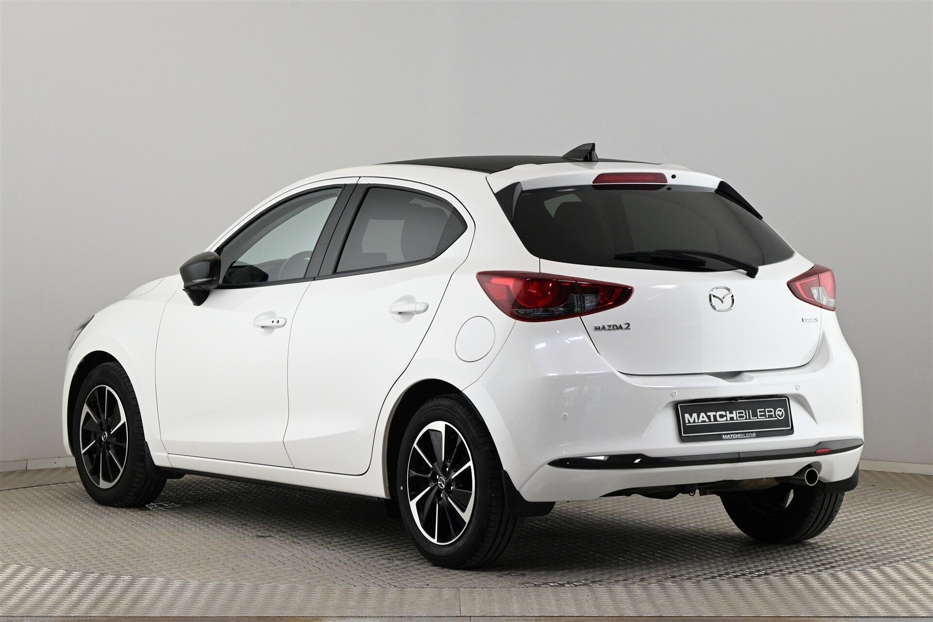 Hvid Mazda 2 fra 2023