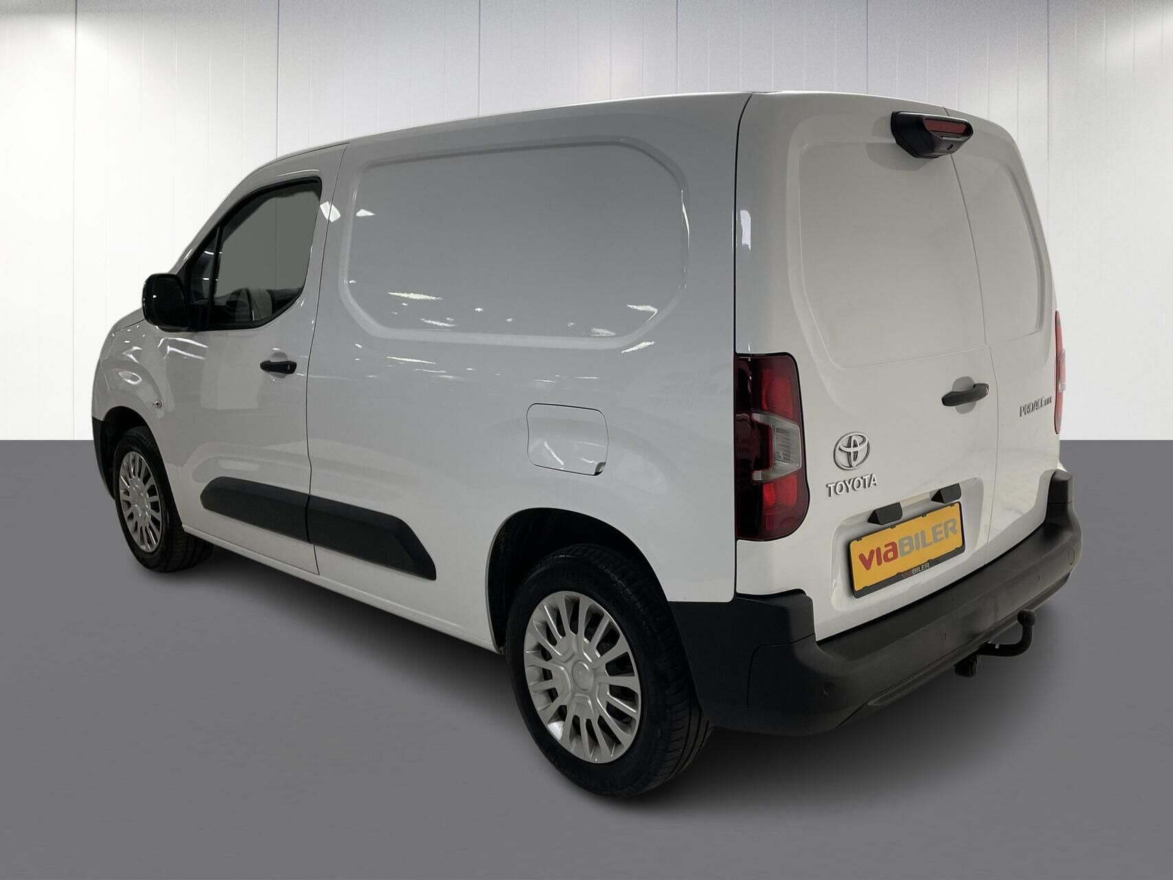 Hvid Toyota ProAce City fra 2025
