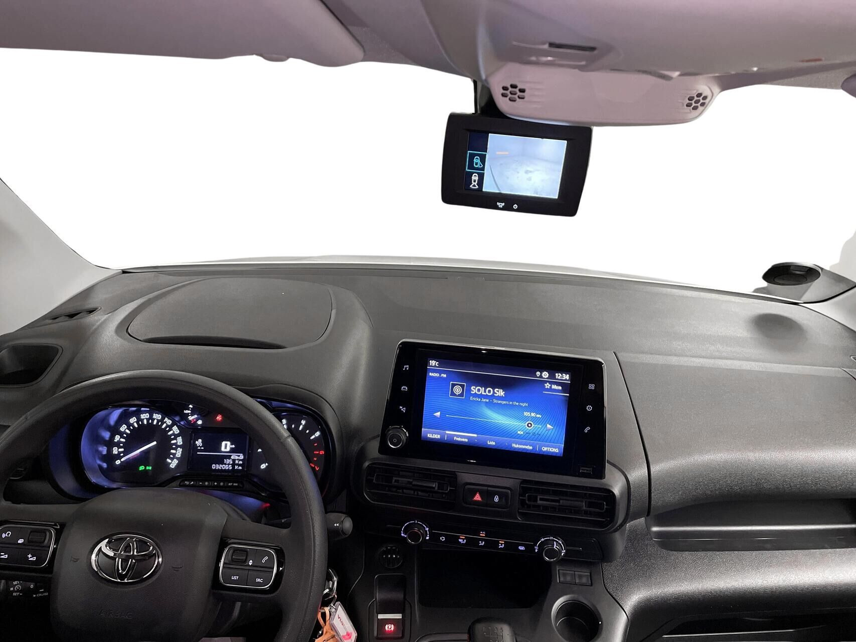 Hvid Toyota ProAce City fra 2025