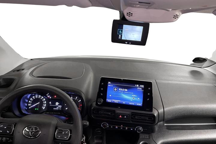 Hvid Toyota ProAce City fra 2025