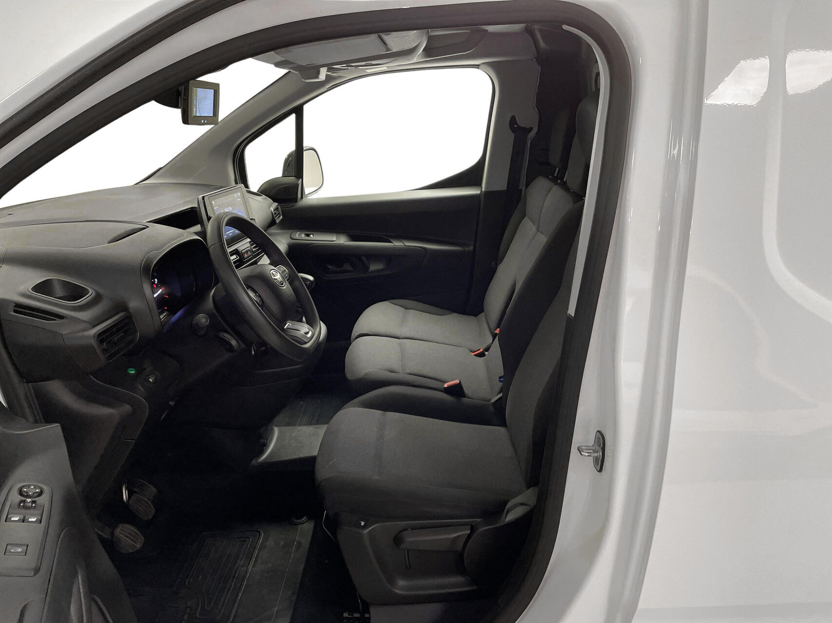 Hvid Toyota ProAce City fra 2025