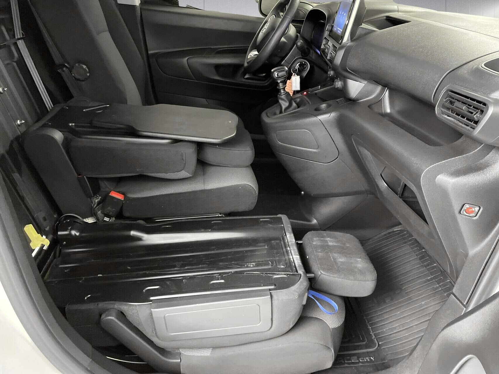 Hvid Toyota ProAce City fra 2025
