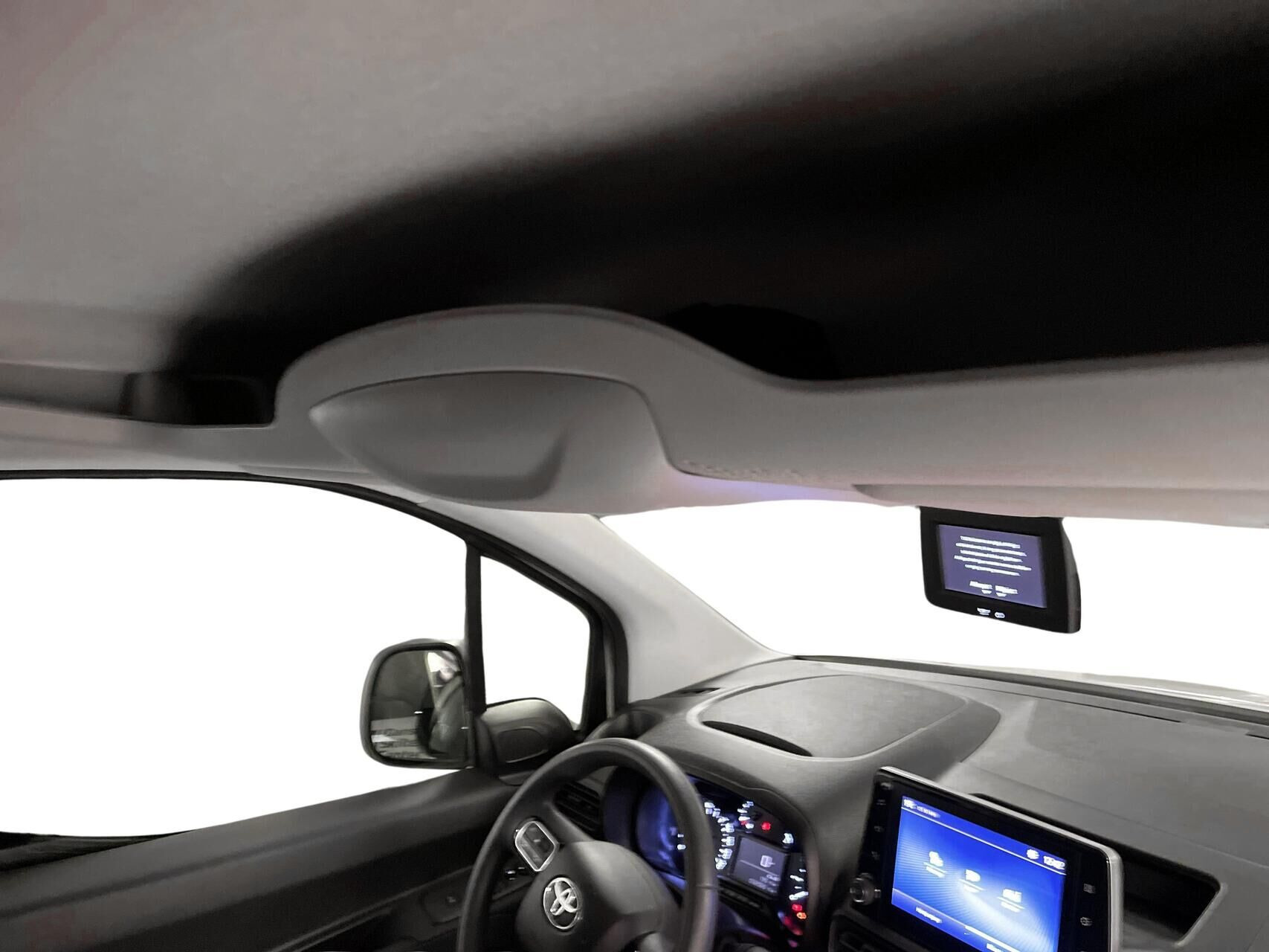 Hvid Toyota ProAce City fra 2025
