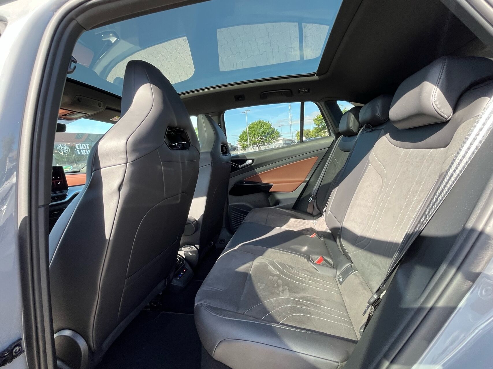 Grå VW ID.4 fra 2021