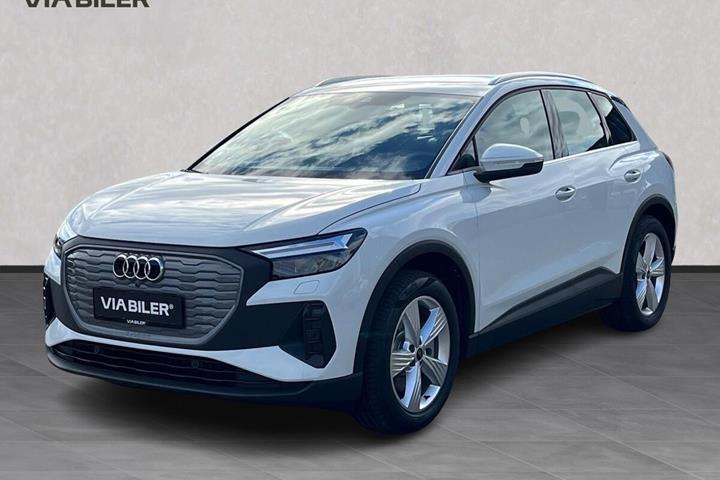 Hvid Audi Q4 fra 2026 set udefra