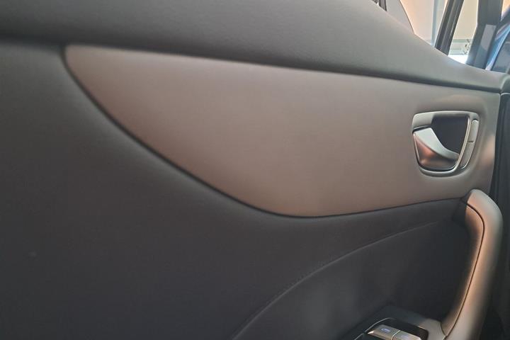 Rød MG MG4 Electric fra 2026