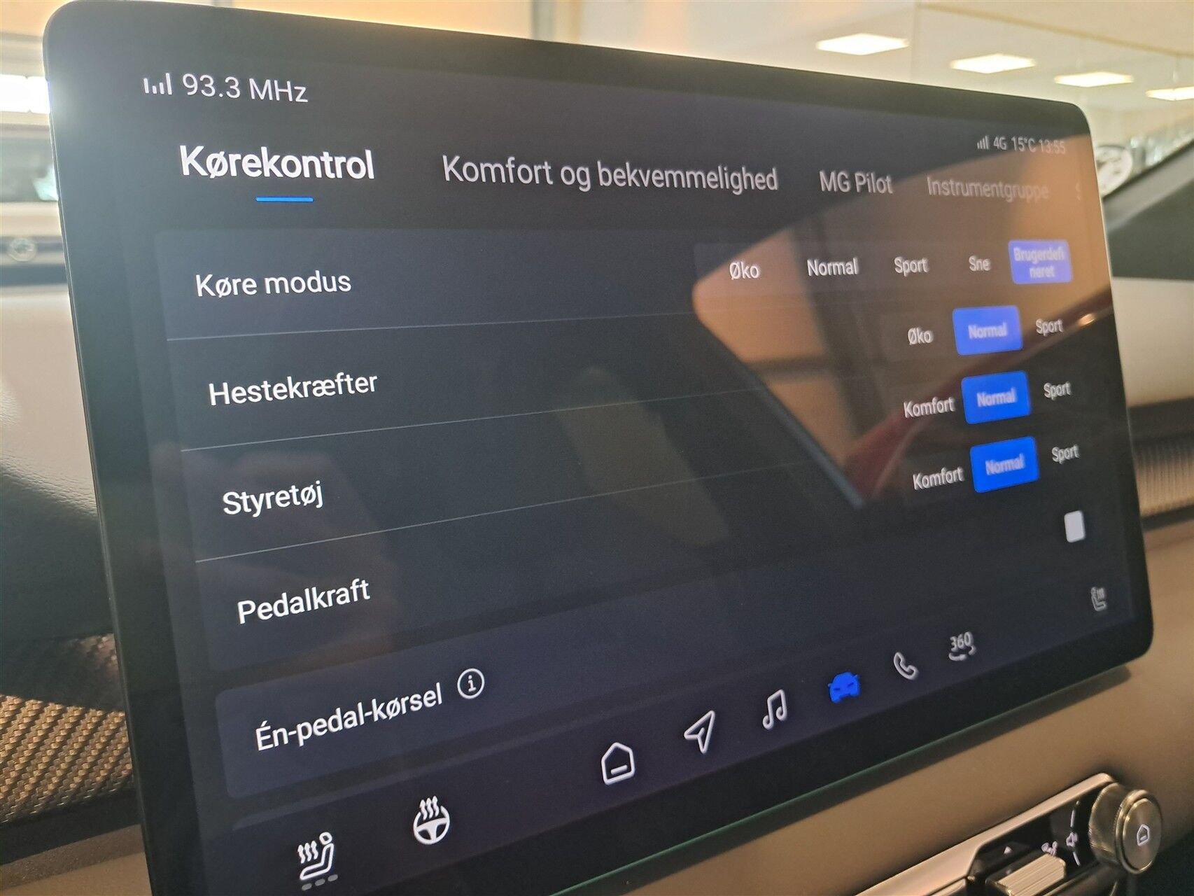 Rød MG MG4 Electric fra 2026