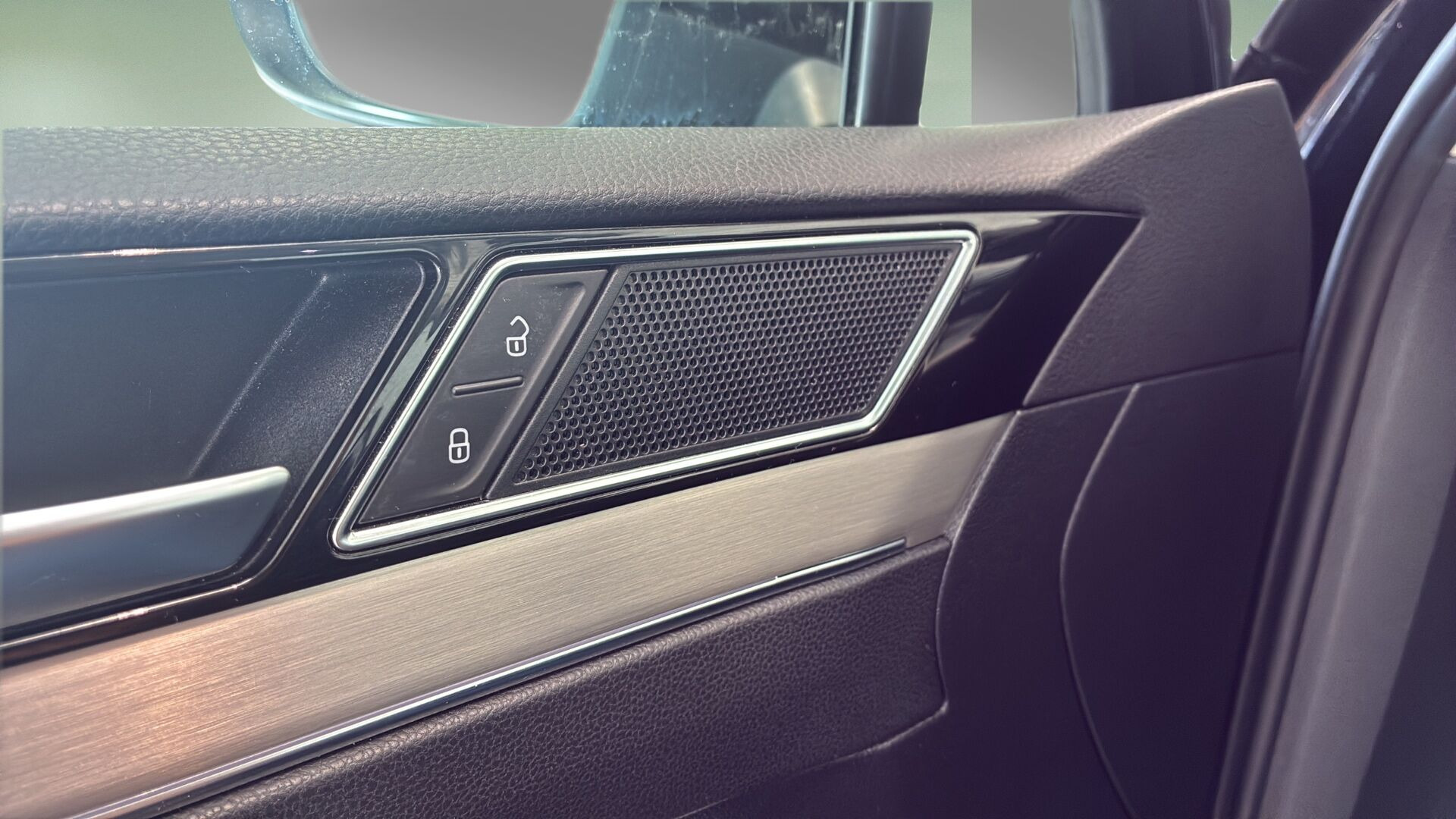 Sort VW Passat fra 2018