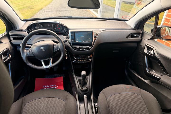 Blå Peugeot 208 fra 2018