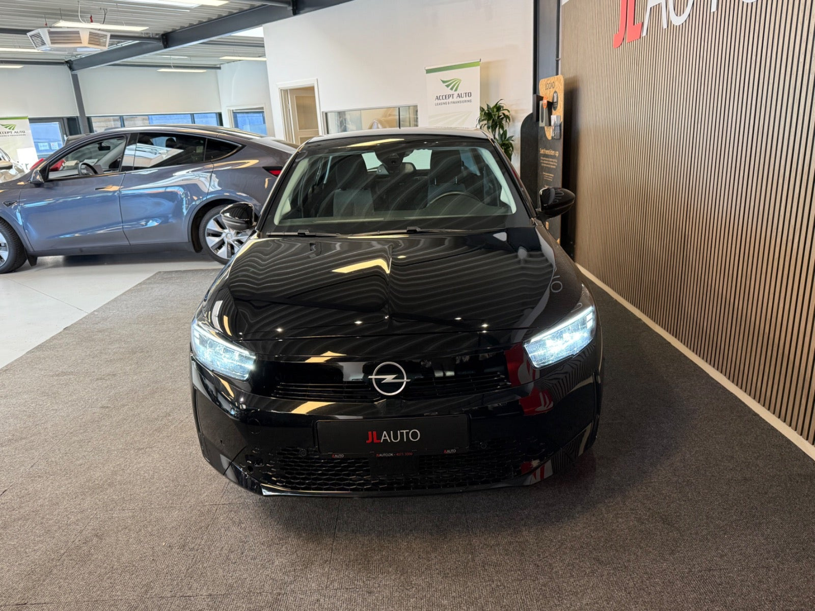 Sort Opel Corsa-e fra 2024