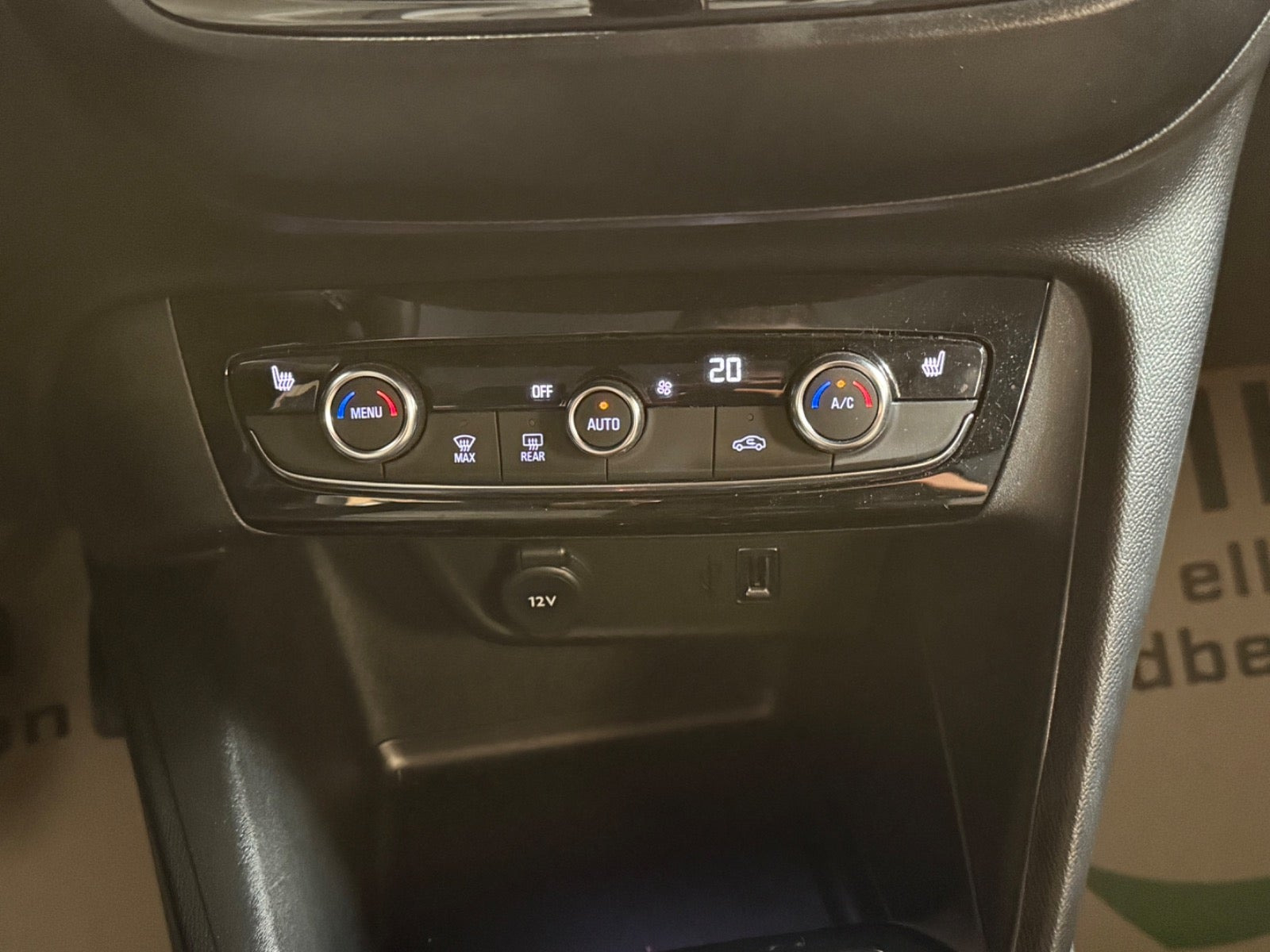 Sort Opel Corsa-e fra 2024