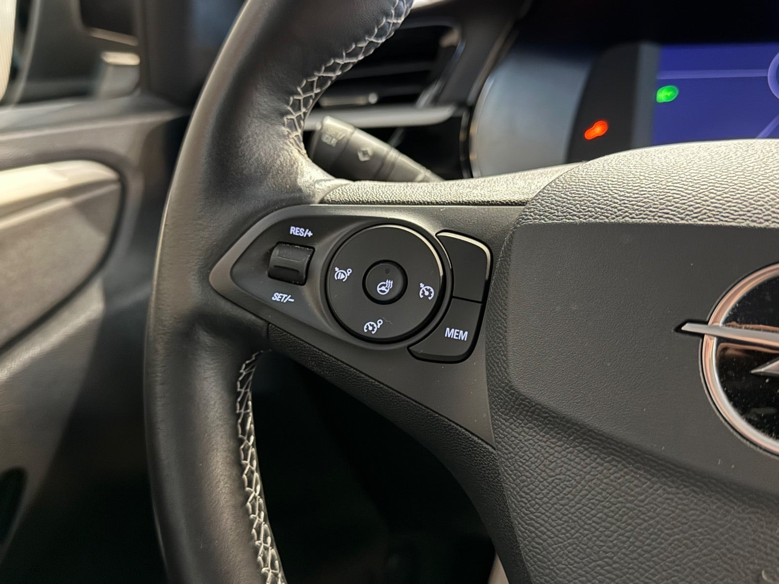 Sort Opel Corsa-e fra 2024