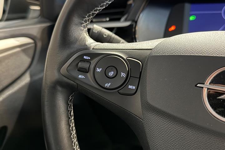 Sort Opel Corsa-e fra 2024
