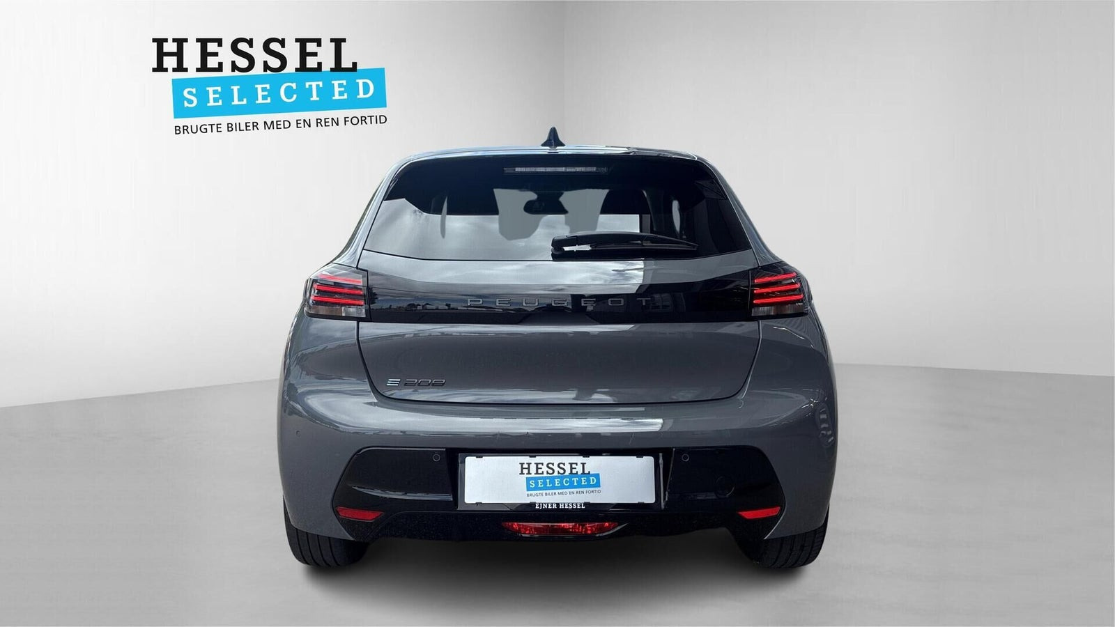 Grå Peugeot e-208 fra 2024
