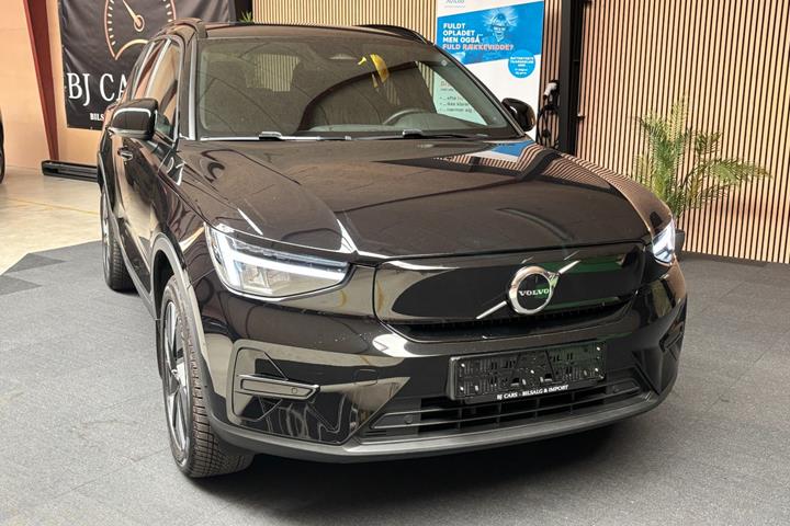 Sort Volvo XC40 fra 2024