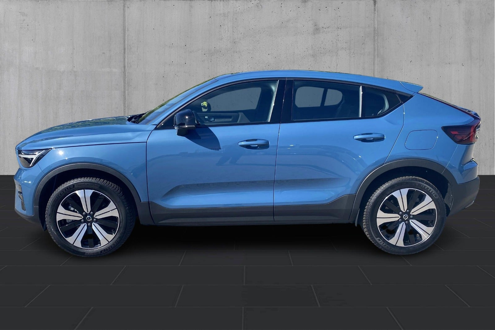 Blå Volvo C40 fra 2023