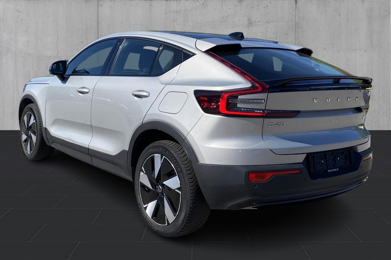 Sølv Volvo C40 fra 2023