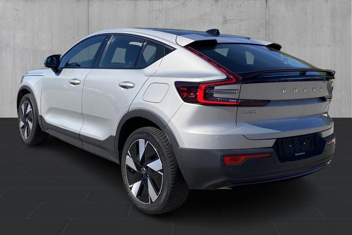 Sølv Volvo C40 fra 2023