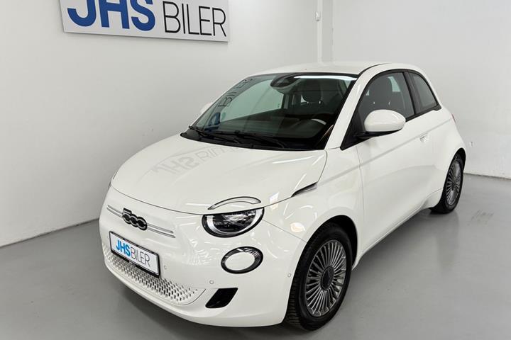 Hvid Fiat 500e fra 2023