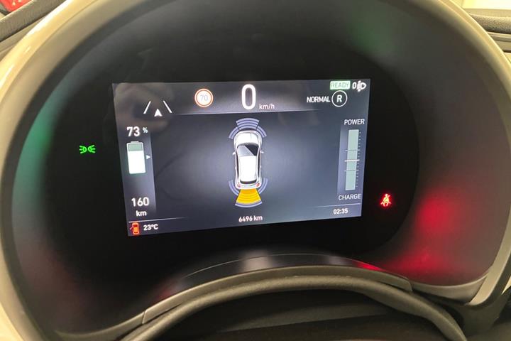 Hvid Fiat 500e fra 2023