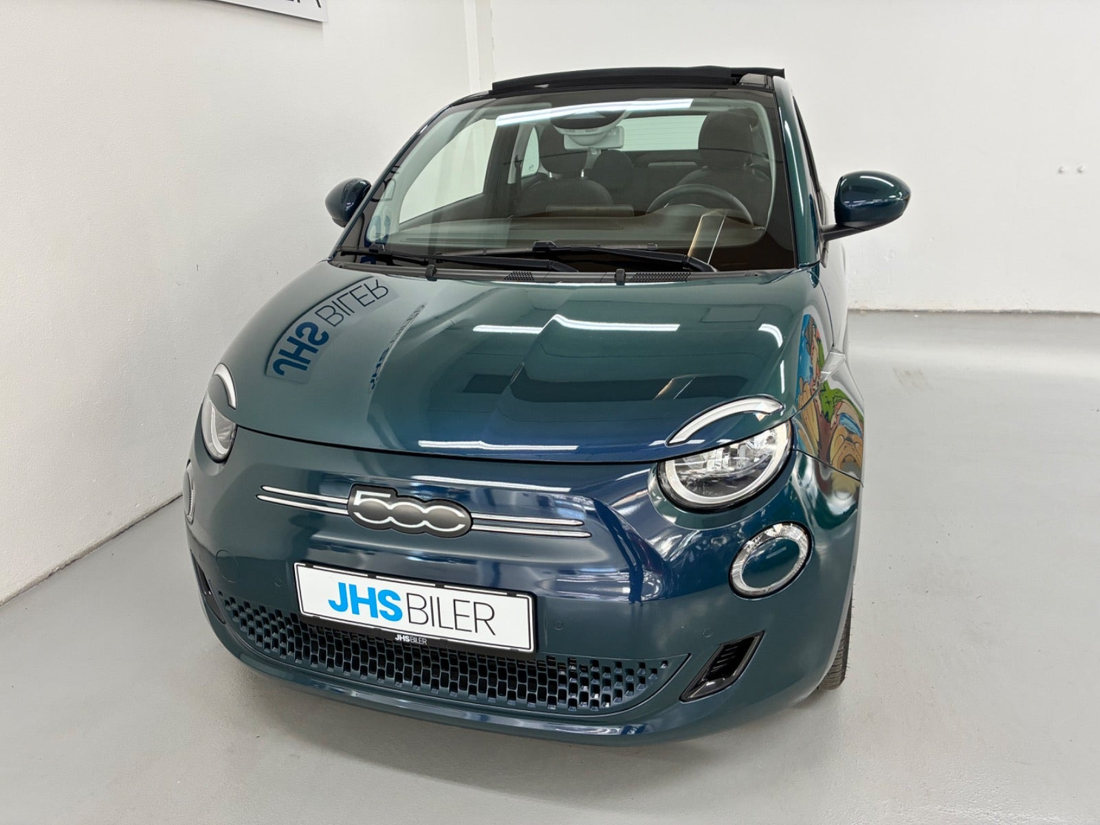 Blå Fiat 500e fra 2023